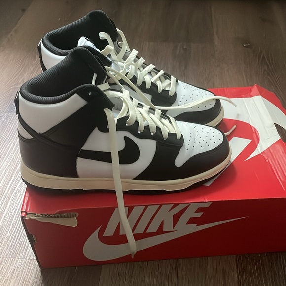 Wmns Dunk High 'Vintage Black' - Picture 2 of 6